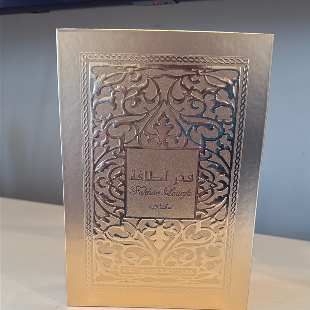 Lattafa Fakhar Lattafa Perfume Box